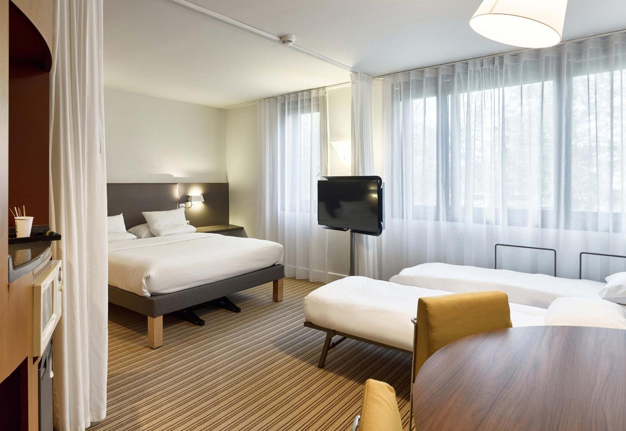 B&B Hotel Velizy Est Eksteriør bilde